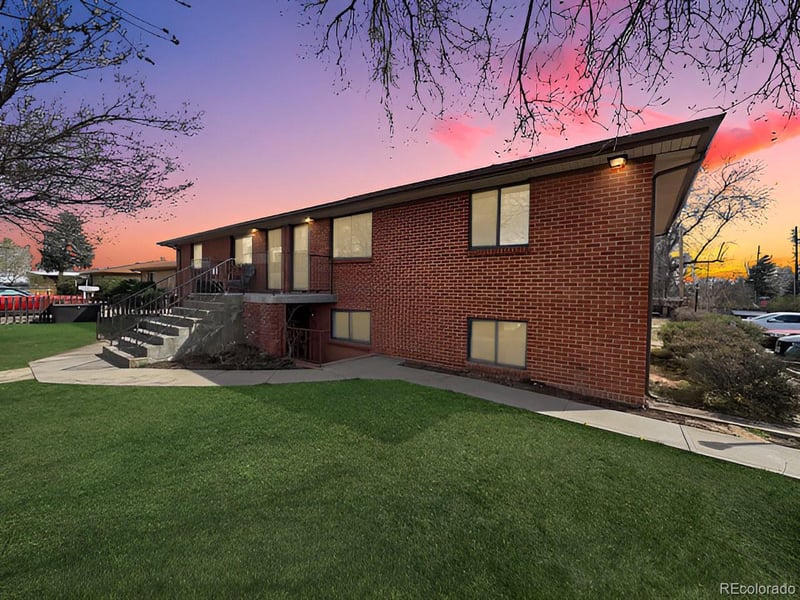 9493 W 14th Ave, Lakewood, CO 80215