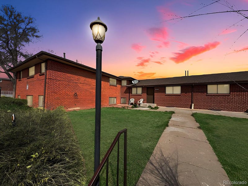 9493 W 14th Ave, Lakewood, CO 80215