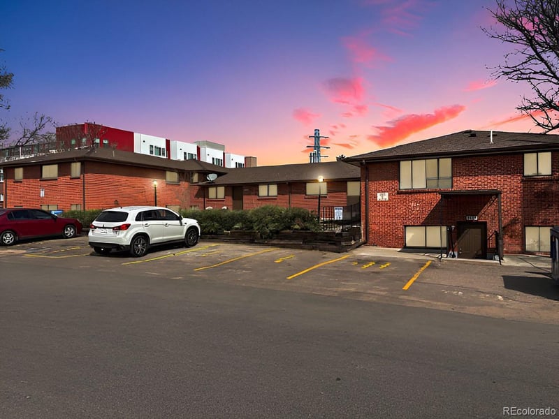 9493 W 14th Ave, Lakewood, CO 80215