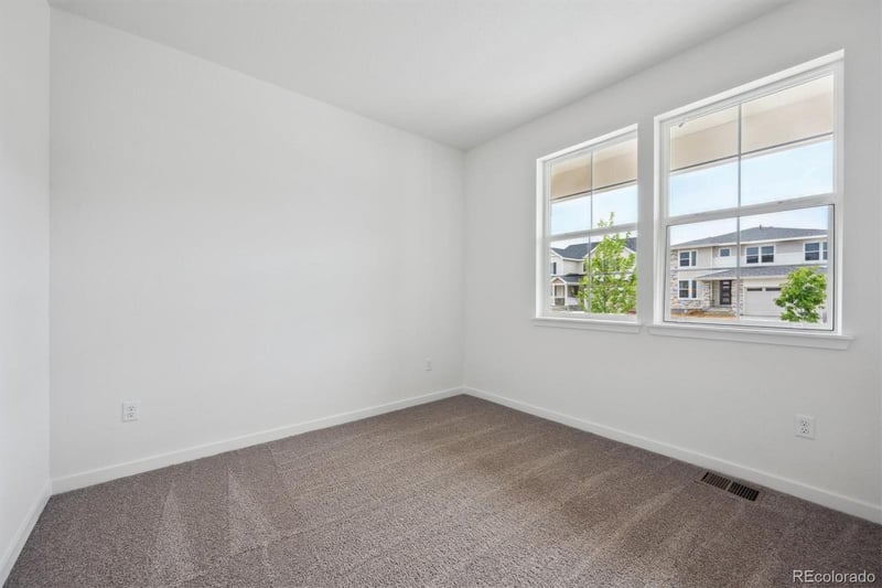 25283 E Warren Pl, Aurora, CO 80018
