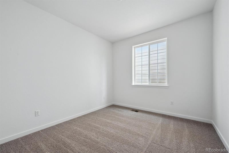 25283 Warren Pl, Aurora, CO 80018