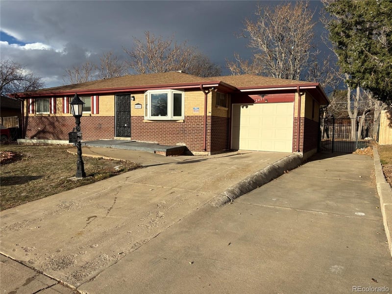 12457 Virginia Pl, Aurora, CO 80012