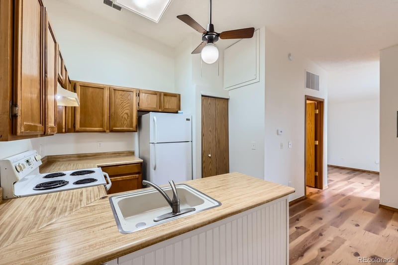 932 Dearborn St #17, Aurora, CO 80012