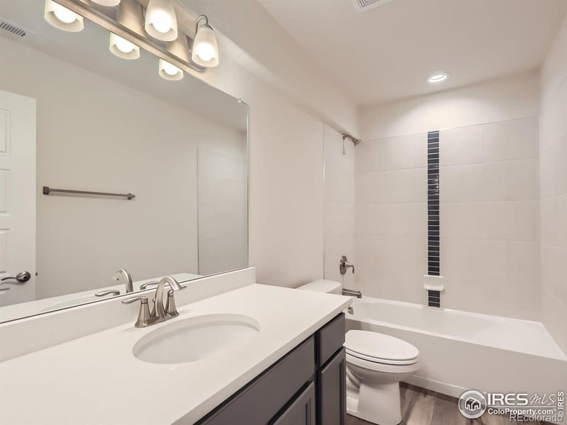 15 Chipeta Way, Lochbuie, CO 80603