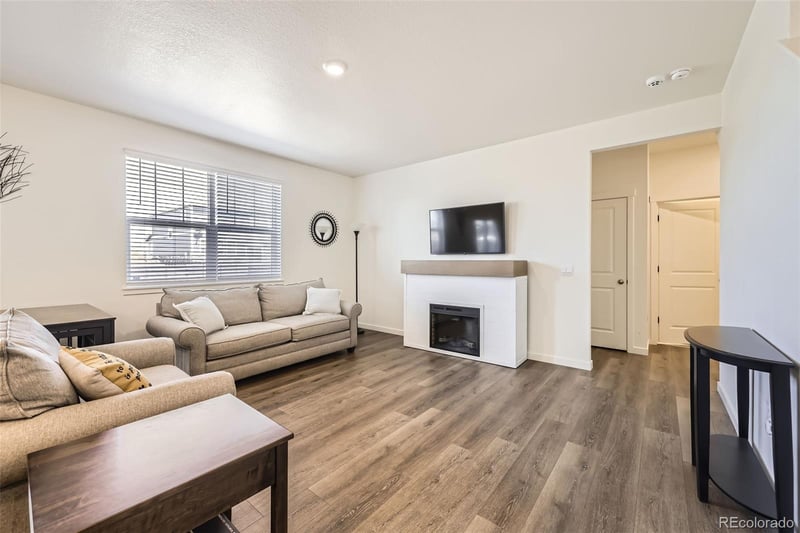 27425 Byers Pl, Aurora, CO 80018