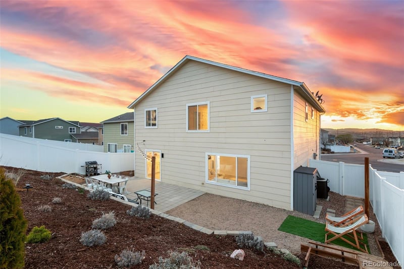 2200 Meadowlark Ln, Pueblo, CO 81008