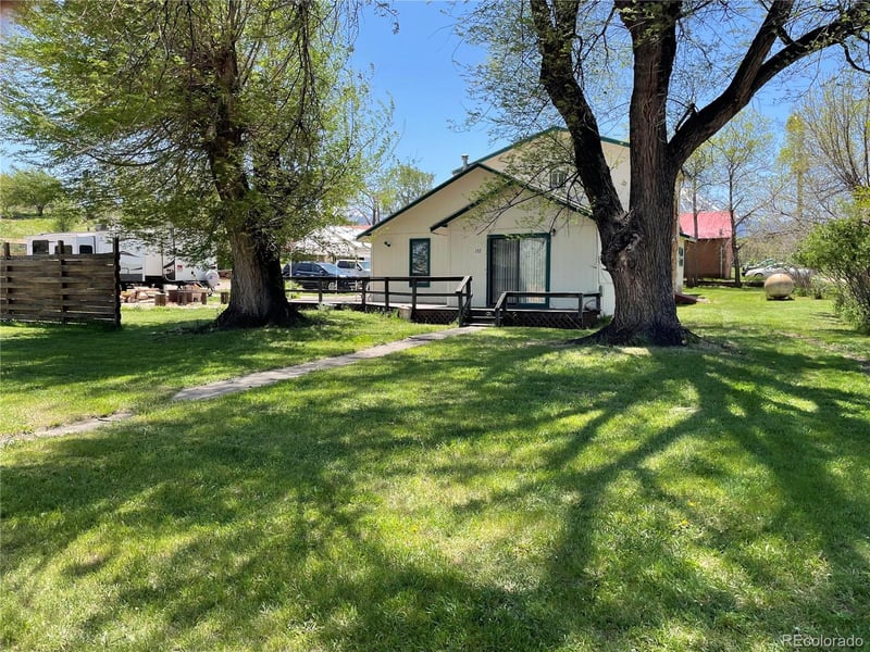 137 Cucharas St, La Veta, CO 81055