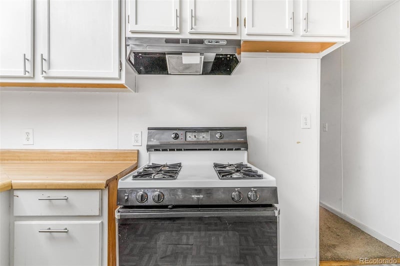 540 Hickory St, Hudson, CO 80642