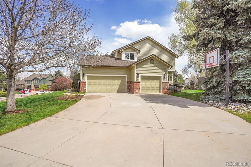 25 Summit Ash, Littleton, CO 80127