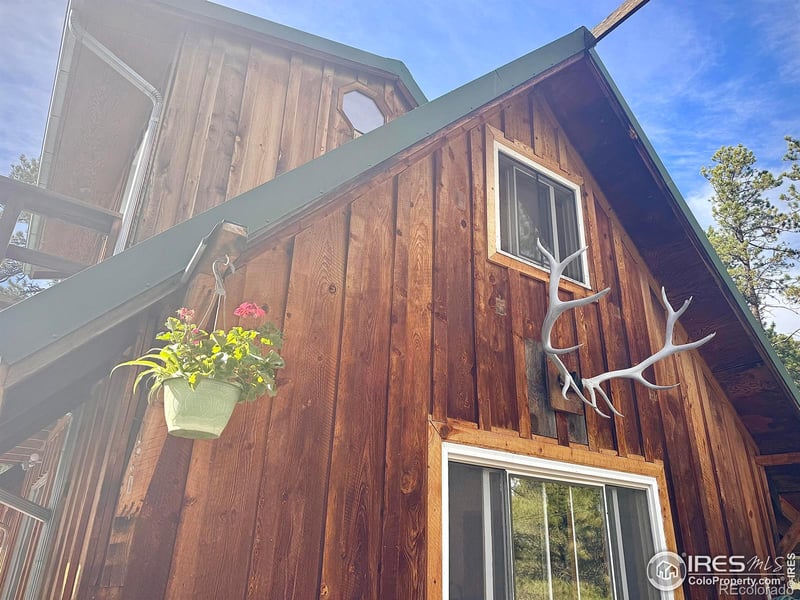 147 Cedar Dr, Lyons, CO 80540