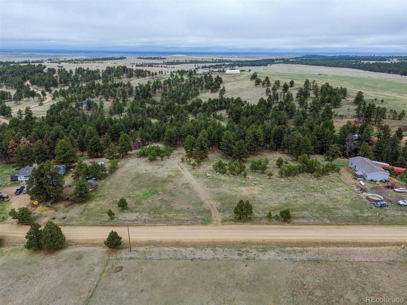 24249 Agate Trl, Deer Trail, CO 80105