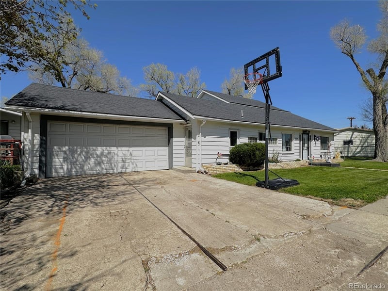 329 6th St, Hugo, CO 80821