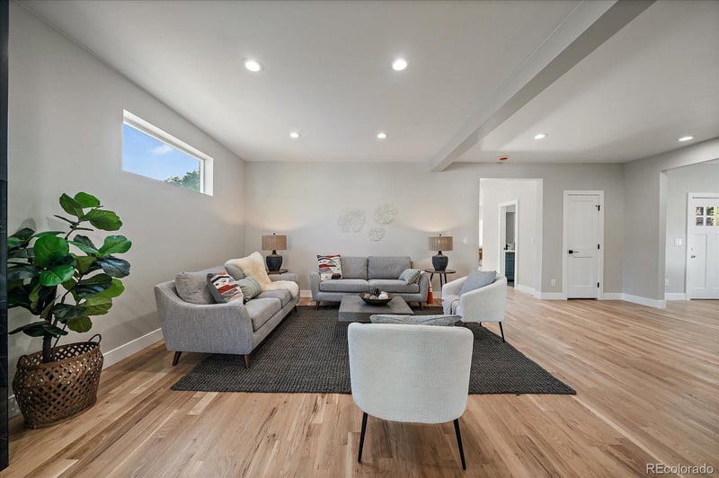 5838 S Louthan St, Littleton, CO 80120