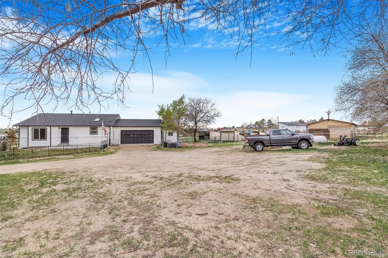 957 Odessa St, Aurora, CO 80018