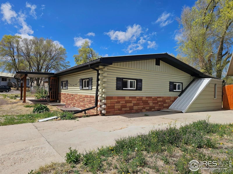130 Balsam St, Log Lane Village, CO 80705