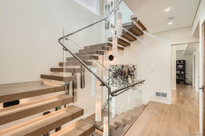 1717 Irving St, Denver, CO 80204