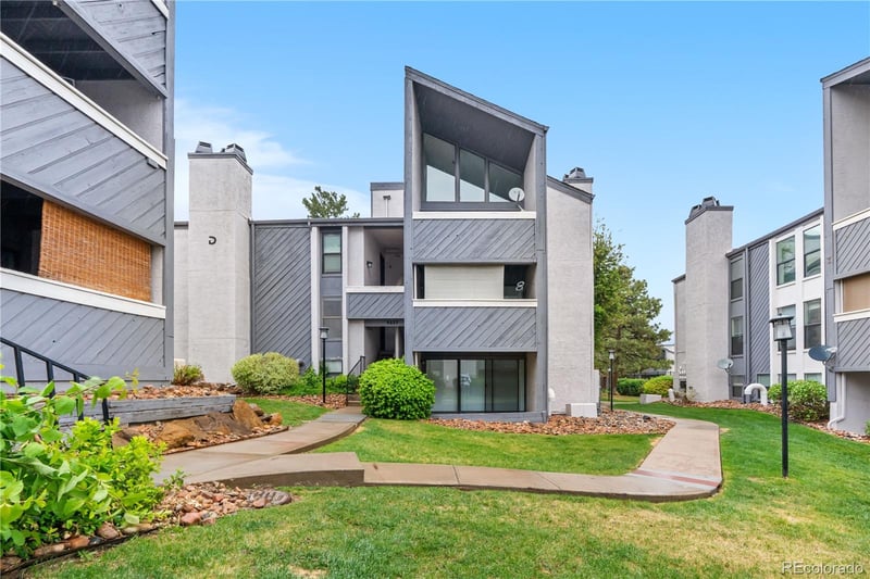 9837 E Peakview Ave #D05, Englewood, CO 80111