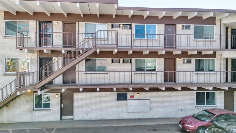 590 N Logan St #303, Denver, CO 80203