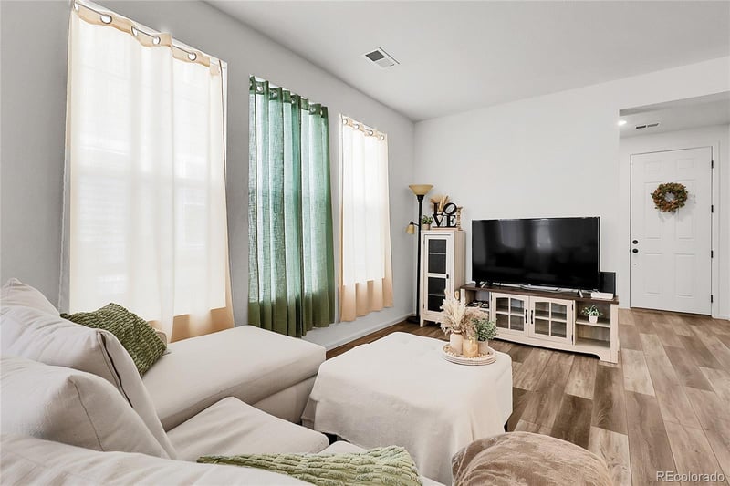 4358 Nepal Ct, Centennial, CO 80015