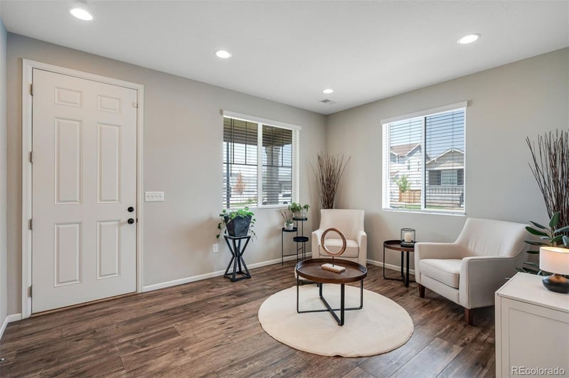 27790 9th Pl, Aurora, CO 80018