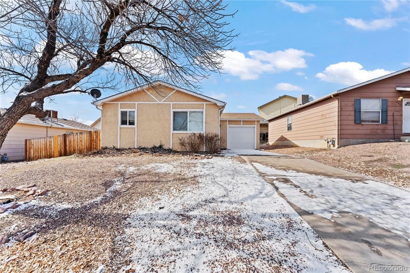 4901 Pioneer Rd, Pueblo, CO 81008
