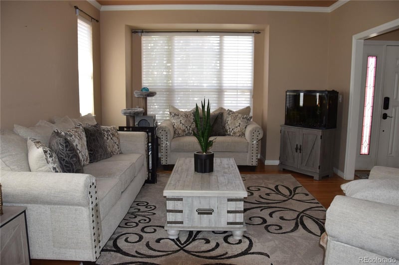 6368 Walden Way, Aurora, CO 80016