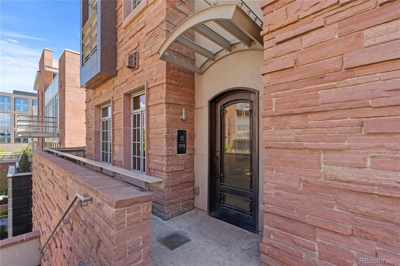 105 Fillmore St #209, Denver, CO 80206