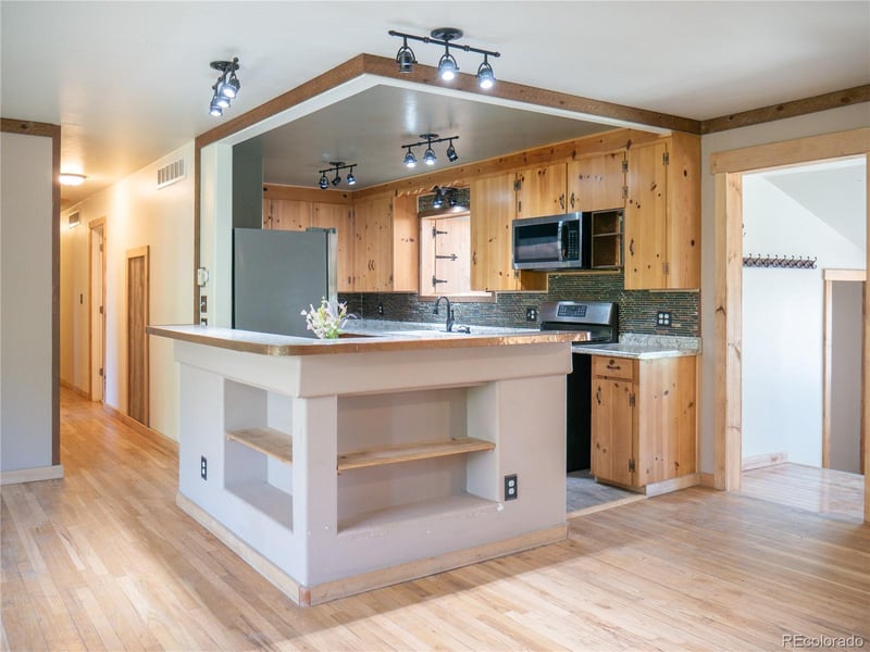 783 Orchard Rd, Montrose, CO 81403