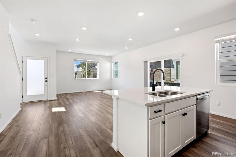 21144 63rd Dr, Aurora, CO 80019