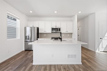 21144 63rd Dr, Aurora, CO 80019