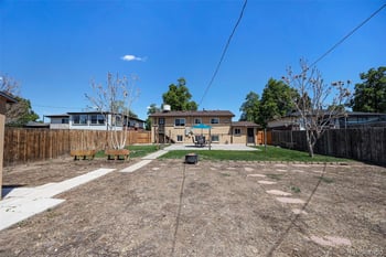 3065 Zion St, Aurora, CO 80011