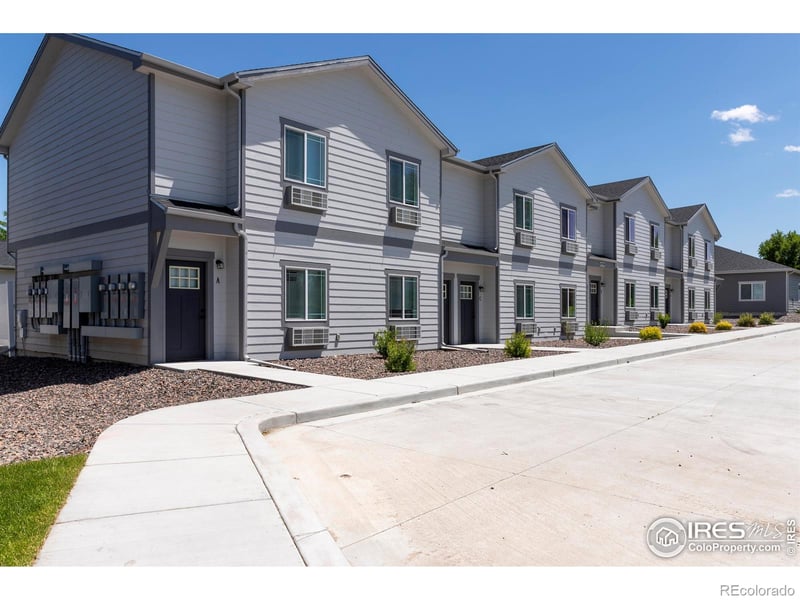 820 Grant St #E, Wray, CO 80758