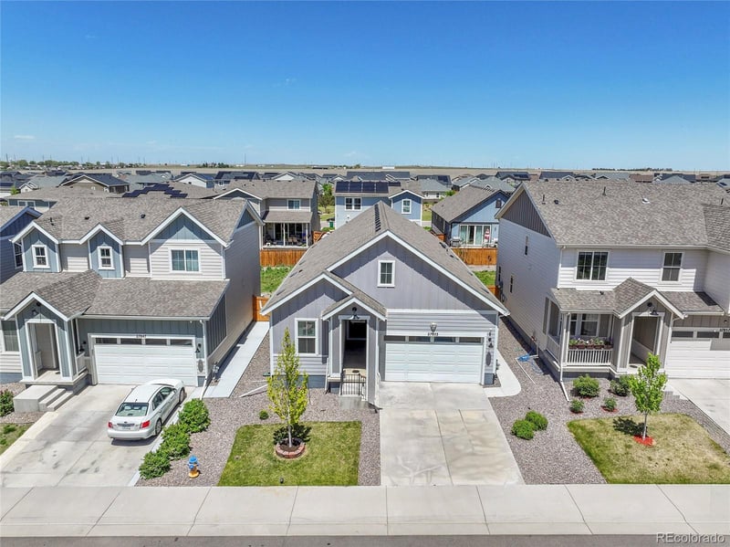 27853 8th Ave, Aurora, CO 80018