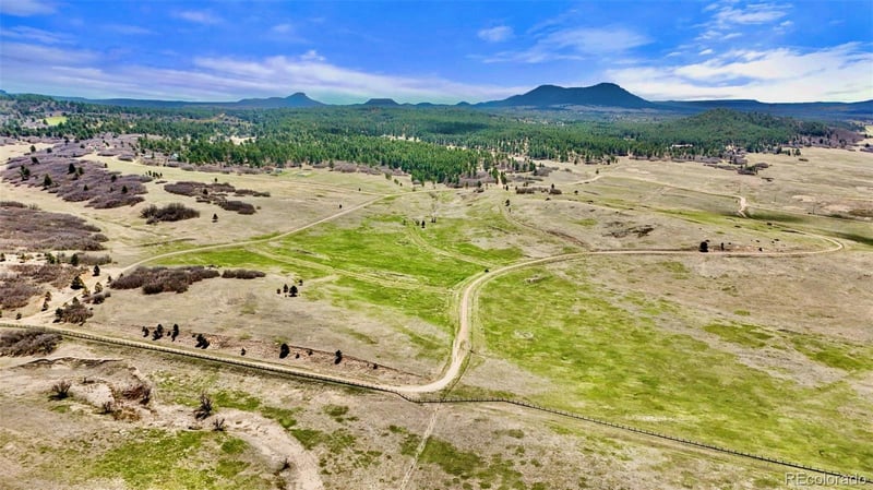 3 S Perry Park Rd, Larkspur, CO 80118