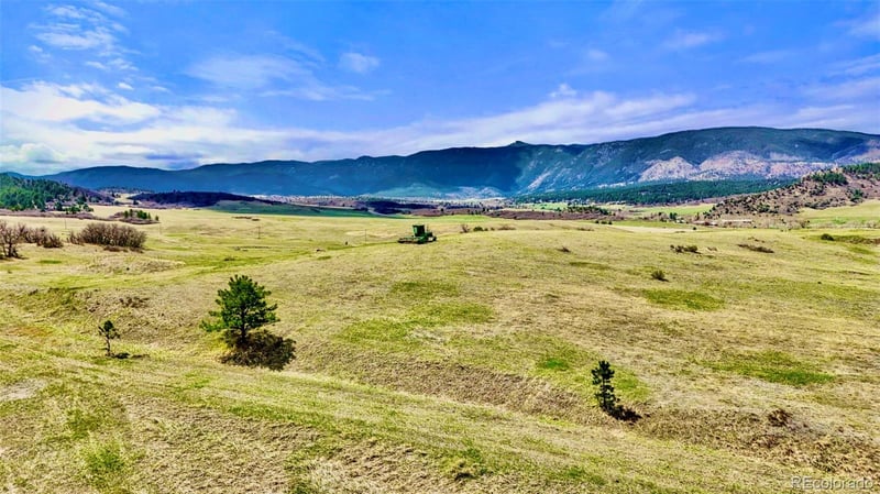 3 S Perry Park Rd, Larkspur, CO 80118