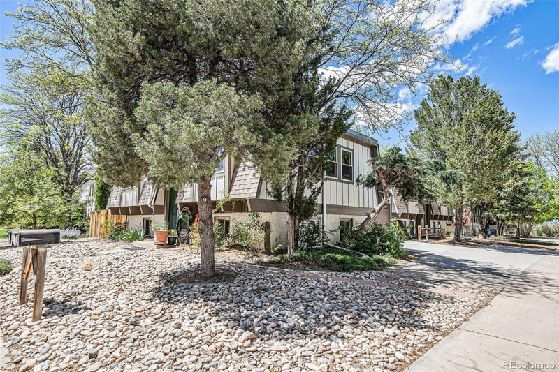 9349 E Chenango Ave, Greenwood Village, CO 80111
