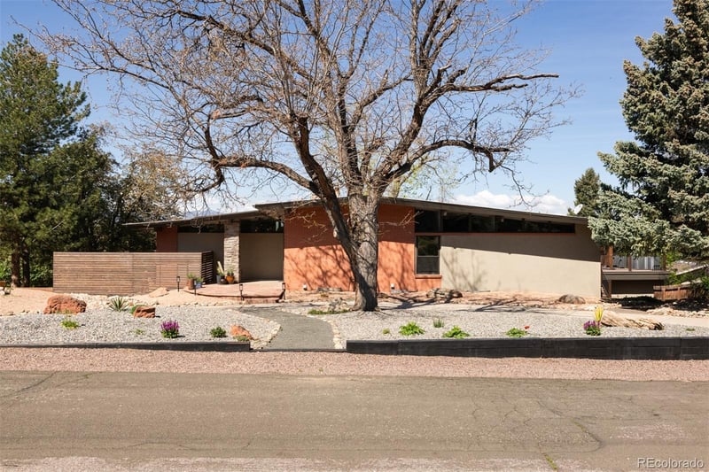 8 Lindenwood Dr, Littleton, CO 80120