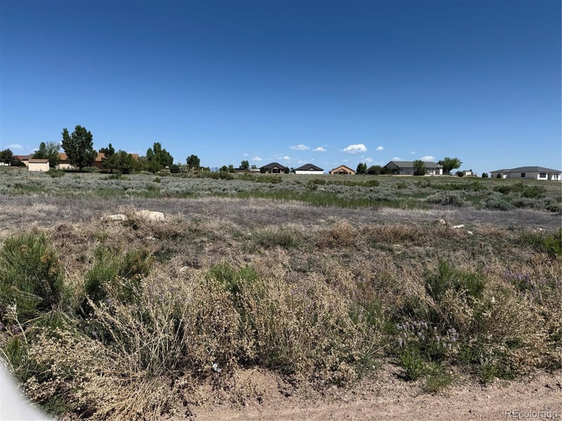 365 E Greenway Dr, Pueblo, CO 81007
