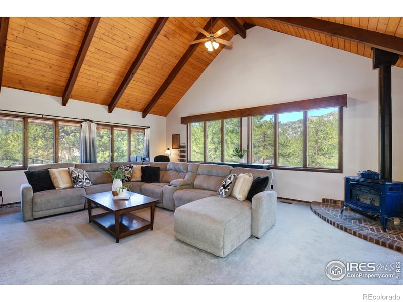 40 Hopi Ct, Lyons, CO 80540