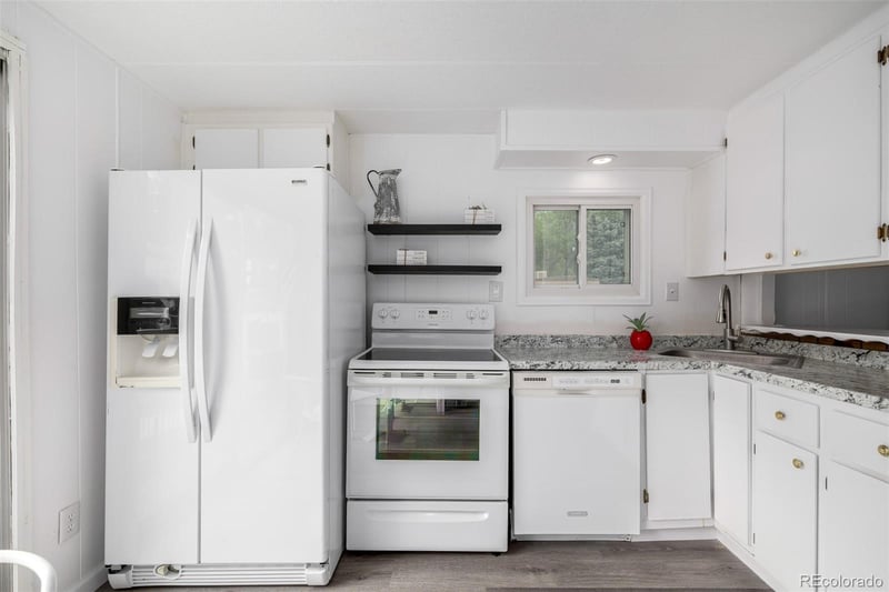 8201 S Santa Fe Dr Lot 15, Littleton, CO 80120