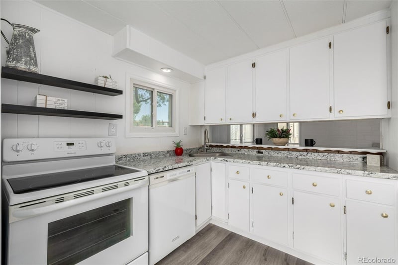 8201 S Santa Fe Dr Lot 15, Littleton, CO 80120