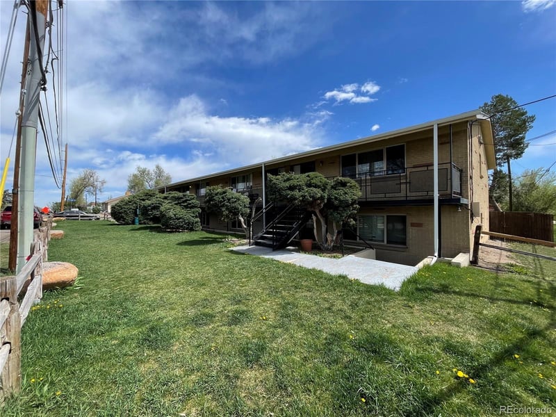 206 S Pierce St, Lakewood, CO 80226