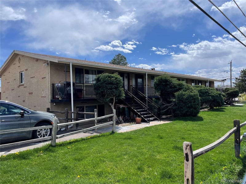 206 S Pierce St, Lakewood, CO 80226
