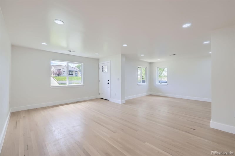 2823 W Archer Pl, Denver, CO 80219