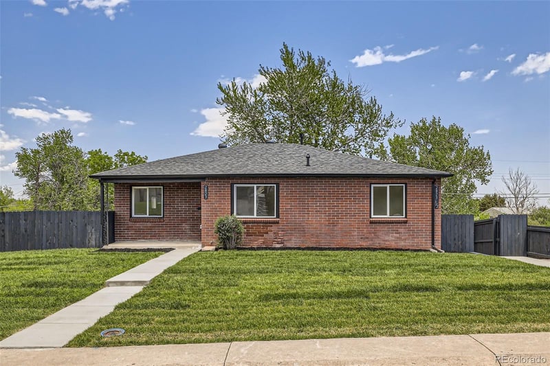 2823 W Archer Pl, Denver, CO 80219