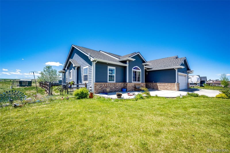 59466 Commanche Way, Strasburg, CO 80136