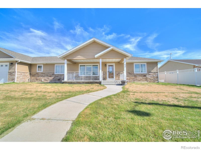 523 W 10th St, Akron, CO 80720