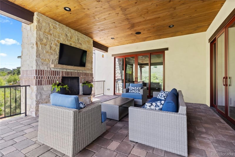 8278 Raphael Ln, Littleton, CO 80125