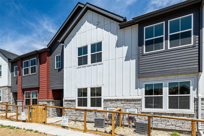 2887 103rd Dr, Thornton, CO 80229