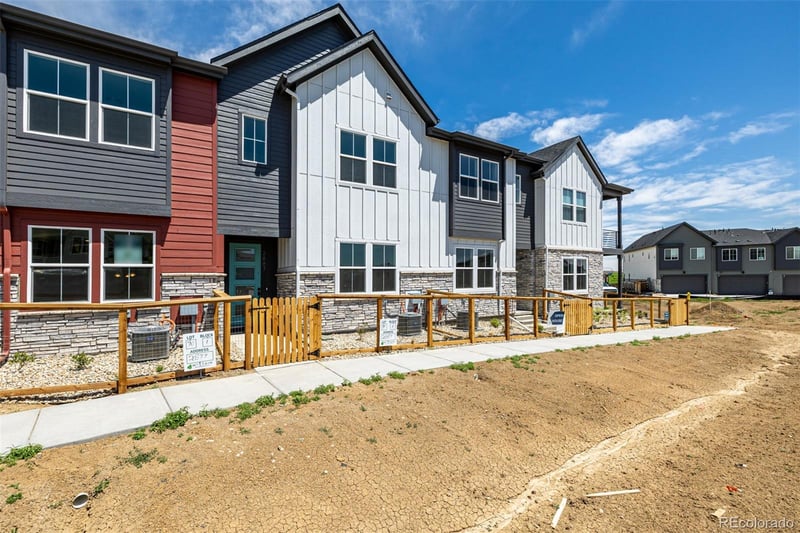 2887 103rd Dr, Thornton, CO 80229